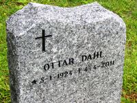 Historikeren Ottar Dahls gravminne på Steinsskogen gravlund. Foto: Stig Rune Pedersen