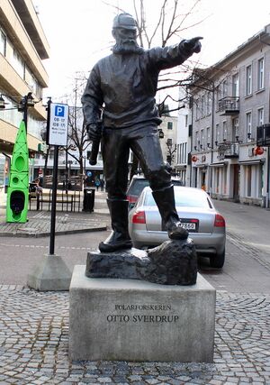 Otto Sverdrup statue Sandvika.jpg