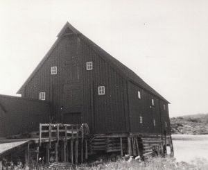 Ou1978 Kjerringoey Bryggje med lafta fundament.jpg