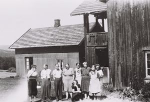 Over-Kallrustad familieselskap 1940.jpg