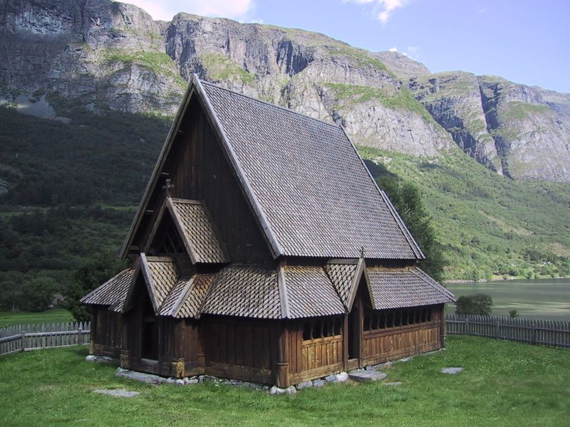Fil:Oye stavkirke.JPG