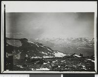 82. Panorama von Knutshulsfjeld aus nach W - no-nb digifoto 20160331 00084 bldsa NGU0177.jpg