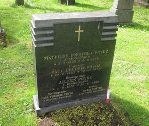 Paul Fredrik Prydz gravminne.jpg