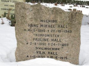 Pauline Hall gravminne.jpg