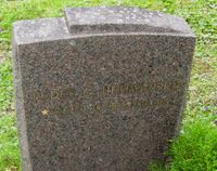 En av Oslos meste kjente byoriginaler, ”Advokat Hermansen” var født i Eidskog kommune. Her graven hans ved Nordstrand kirkegård. Foto: Stig Rune Pedersen