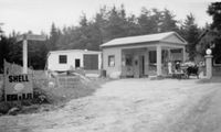 Bensinstasjonen og verkstedet på Triangelen i Sundmoen rett før andre verdenskrig.