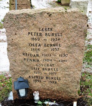 Peter Burull lærer gravminne.JPG