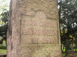 Peter Christen Asbjørnsen gravminne.jpg