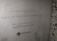 Plakett fra åpningen av Nye Nationaltheatret stasjon i 1999. Foto: Stig Rune Pedersen