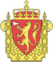 Politi- og lensmannsetatens emblem, riksvåpenet flankert av to fascis.