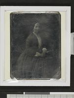 232. Portrett av en sittende kvinne daguerreotypi - no-nb digifoto 20160712 00117 bldsa FAU081 a.jpg