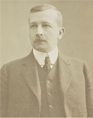 Portrett av politiker og jurist Fredrik Stang (1867-1941) - no-nb digifoto 20160302 00001 blds 01720.jpg