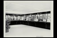 Postkontoret i Strømsveien 48 hadde en romslig ekspedisjon. Fotokilde Digitalt Museum.