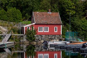 Prestehuset i Strusshamn 230817.jpg