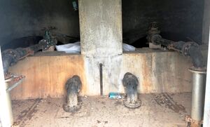 Pumpehusets indre fra inngangen.JPG