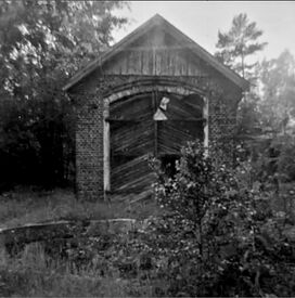 Pusserstallen på Eidsfoss før rehabiliteringen. Foto: Norsk Jernbanemuseum (rundt 1950).