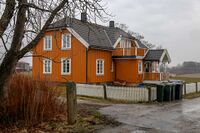 Den tidligere forpakterboligen er i dag våningshuset på selve gården. Foto: Leif-Harald Ruud (2023).