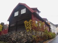 Rådhusgata 4 (nærmest) og 2, sett fra vest mot øst. Foto: Stig Rune Pedersen