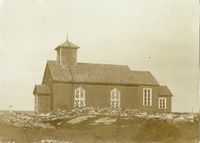 Den gamle kyrkja etter at ho vart påbygd i 1883