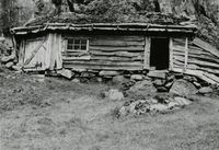 10. Røynevarden, Rogaland - Riksantikvaren-T247 01 0043.jpg