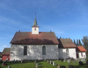 Ramnes kirke Vestfold 2012 2.jpg