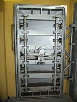 Panserdøren til 75mm-batteriet. Foto: Tommy Gildseth (2013).