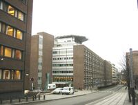 Einar Gerhardsens plass ved Regjeringskvartalet i Oslo ble navngitt i 1997. Her er et foto fra 2006. Foto: Stig Rune Pedersen