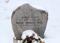 Gravminnet til politiker og redaktør Reidar Hirsti. Foto: Stig Rune Pedersen