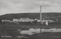 Gammelt postkort av Rena Kartonfabrik. Foto: Nasjonalbiblioteket