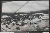 «Rena set fra Flyvemaskin» på et gammelt postkort. Foto: Nasjonalbiblioteket