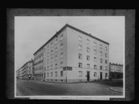 «Schleppegrells gate 28. 30 leiligheter. Bygget 1931.» Doktor Marie Onsrud hadde kontor her.
