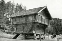 21. Reshjem, Telemark - Riksantikvaren-T167 01 0222.jpg