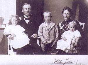 Revol Seierstad familie.jpg