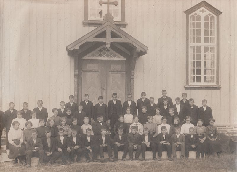 Fil:Rindal krk truleg 1914 (mindre).jpg