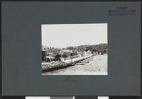 Bolighus og brygger i Risør. Fra samlingen Universitetes geografiske undervisningsmatriell. Foto: Nasjonalbiblioteket