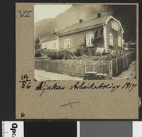 72. Rjukan Arbeiderboliger - no-nb digifoto 20160413 00119 bldsa EYDE 5 07A 068.jpg