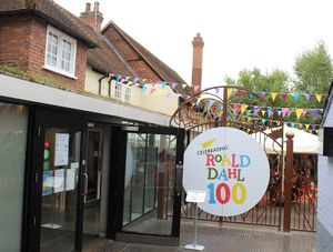 Roald Dahl Museum and Story Centre 2016.jpg