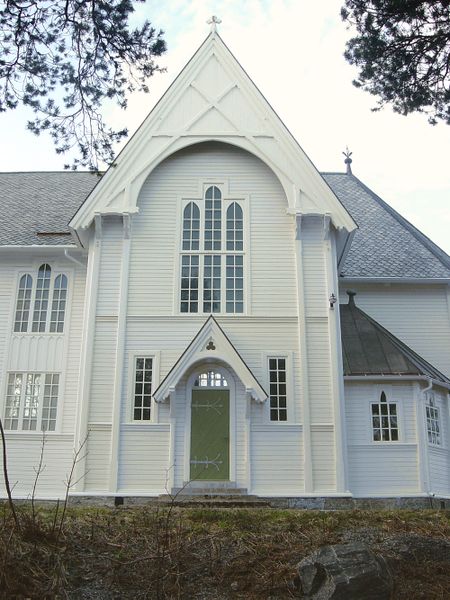 Fil:Robekk-kirke-Molde-Norway.jpg