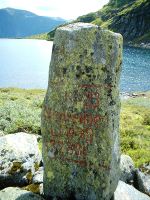 1. RodesteinPostvegenStranda.jpg