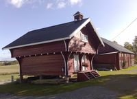 Bua og låven i Nordgarden. Foto: Trond Nygård (2009).