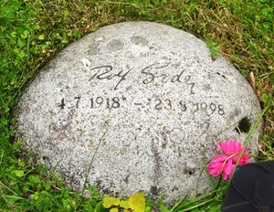 Rolf Søder gravminne.jpg