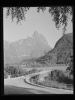 84. Romsdalshorn - no-nb digifoto 20150107 00221 NB MIT FNR 20579.jpg