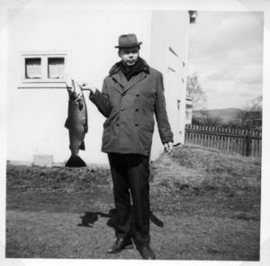 Ronald Hansen med orret 1964.jpg