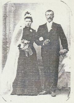 Brudebilde av Gabriel og Sikke, som giftet seg 31.05.1902