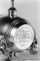 Russersølvet - sølvtønne med krus (1) (RHB-0186).jpg