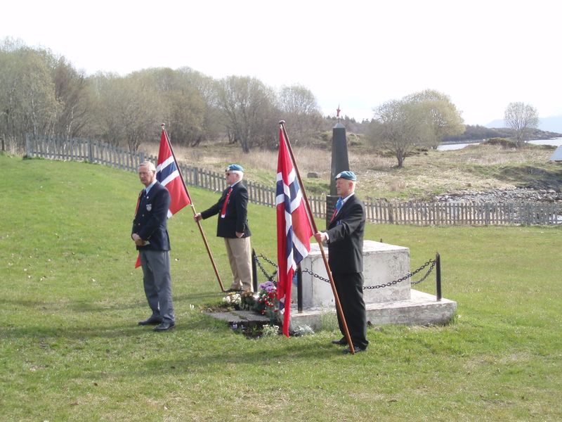 Fil:Russestotta paa Trondenes 17. mai 2008.JPG