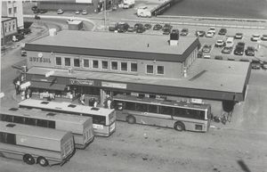 Rutebil på Torvet.jpg