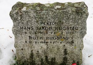 Ruth og Hans Jakob Rugstad gravminne.JPG