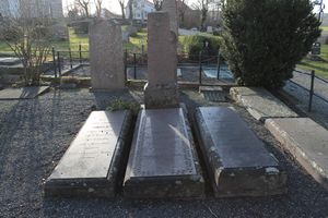 Rygge kirkegård familiegravsted Sibbern.JPG