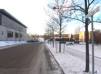 Søren Bulls vei på Furuset. Furuset Forum ses til venstre. Foto: Stig Rune Pedersen (2014)